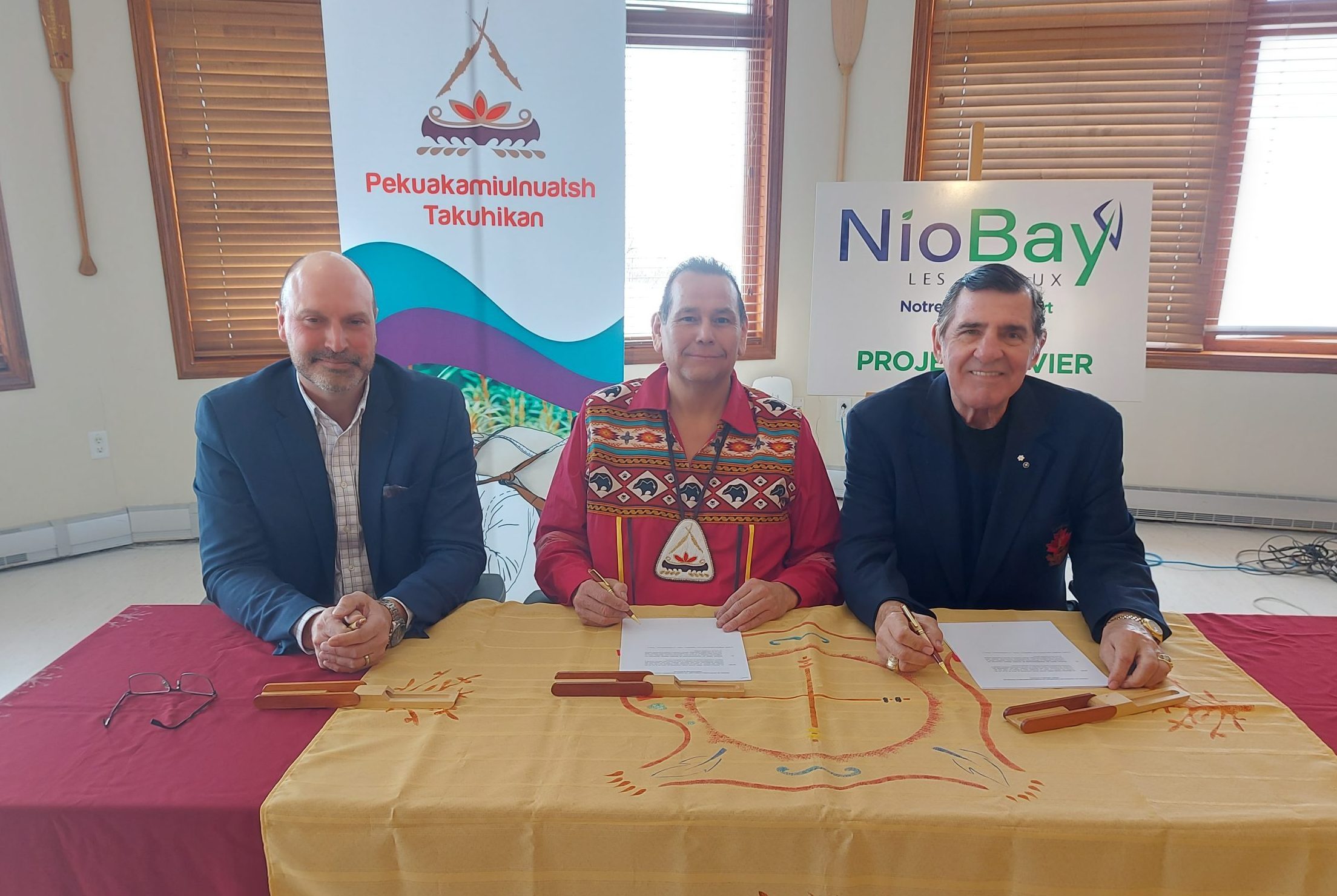 Signature d’une entente de coopération avec la Nation des Pekuakamiulnuatsh dans le cadre du projet Crevier