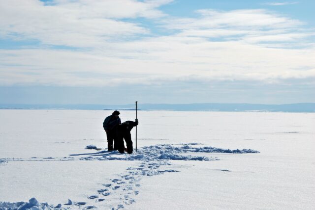 Pêche hivernale sur le Pekuakami, 2013 © Pekuakamiulnuatsh Takuhikan